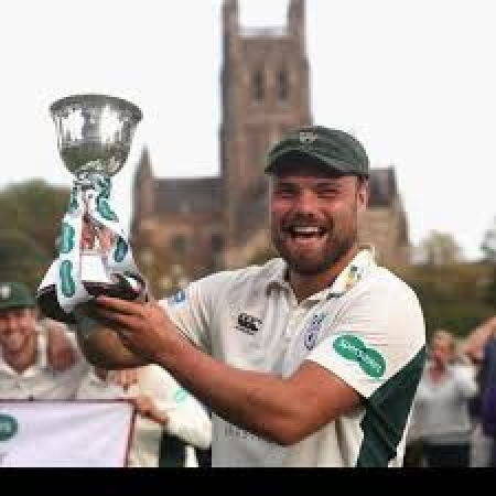 Cricketing Hero Presents Annual Awards